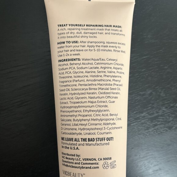 VIC Beauty Treat Yourself Repairing Hair Mask 8 fl. oz. all hair types - Picture 5 of 5